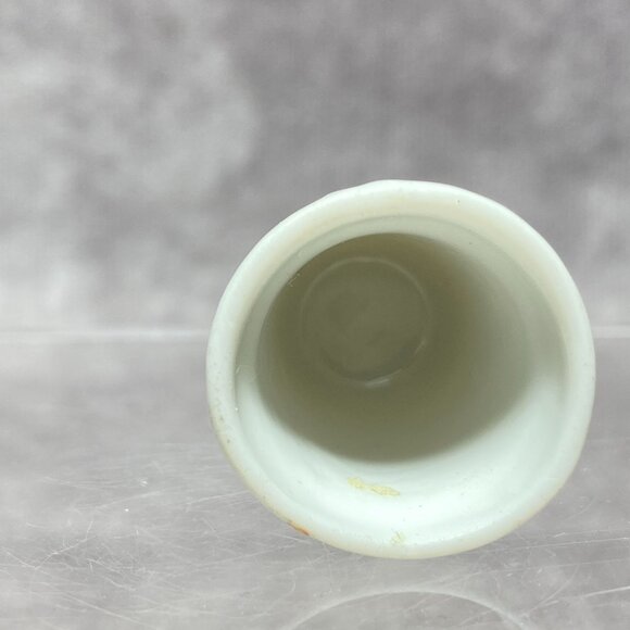 Porcelain Thimble Gold Trim & Scallop Shell Design Pecten Gloriosus By Agiftcorp - Picture 9 of 10